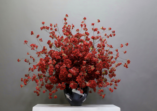 大堂花 · 仿真花艺,140 × 140 × 115 cm