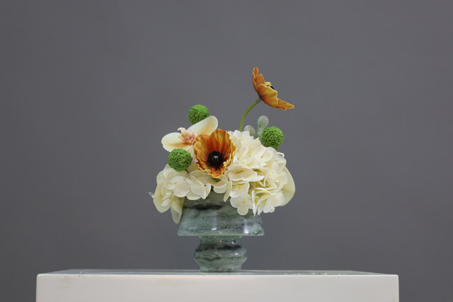 棕橘黄 · 仿真花艺，17 × 18 × 26 cm
