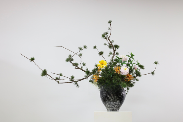 绿色 · 仿真花艺，150 × 70 × 110 cm