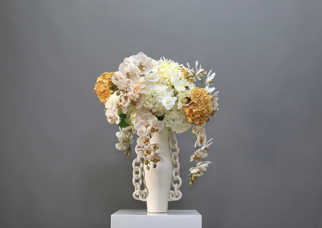 香槟 · 仿真花艺,63 × 57 × 78 cm