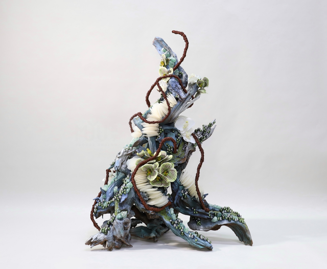 装置架构 · 仿真花艺,80 × 63 × 108 cm