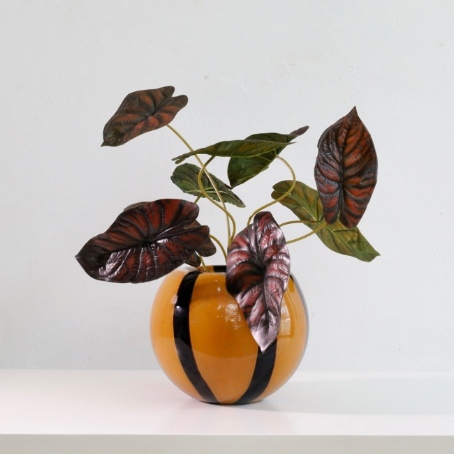 棕橘黄 · 仿真花艺,37 × 37 × 43 cm