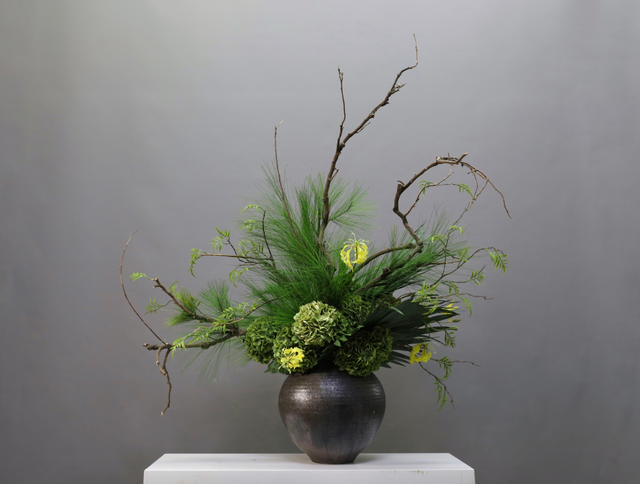 大堂花 · 仿真花艺，120 × 60 × 130 cm