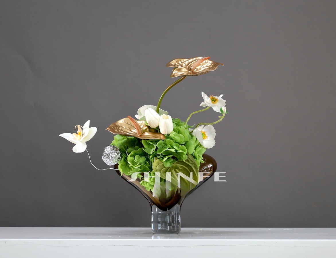 绿色 · 仿真花艺，40 × 24 × 40 cm