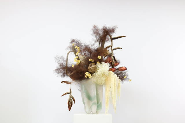 棕橘黄 · 仿真花艺,85 × 65 × 102 cm