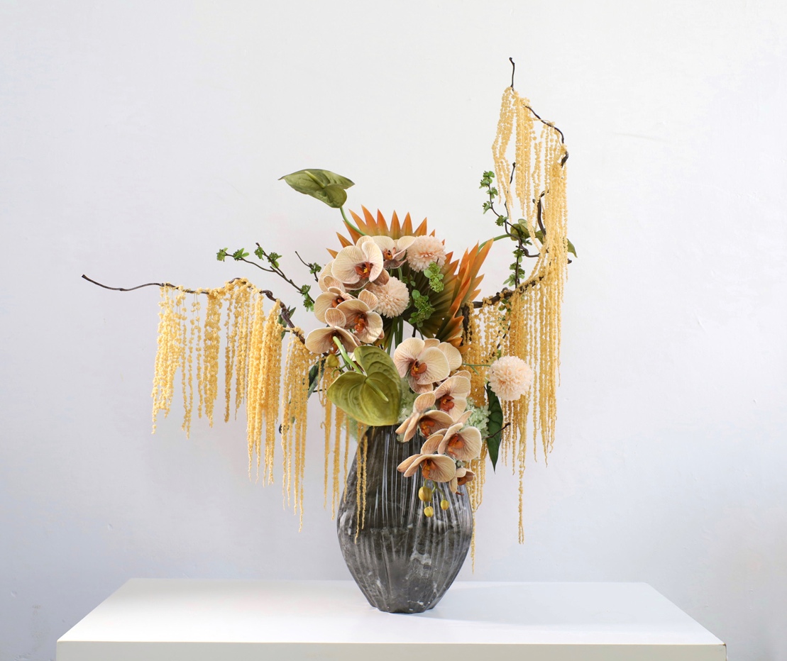 棕橘黄 · 仿真花艺,88 × 52 × 82 cm