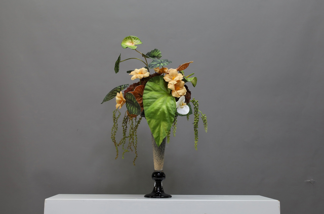 棕橘黄 · 仿真花艺,50 × 40 × 77 cm