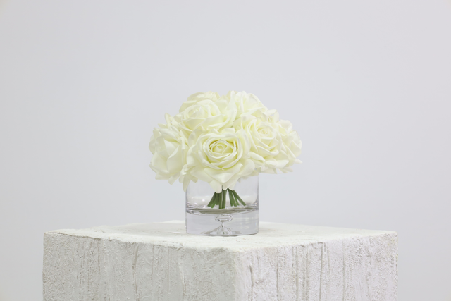 米白色 · 仿真花艺,25 × 24 cm