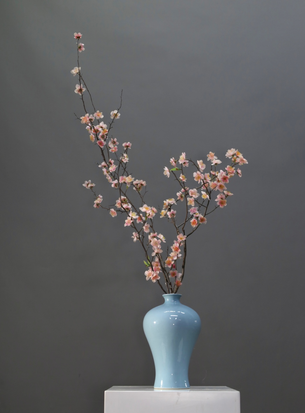 粉紫色 · 仿真花艺，60 × 45 × 120 cm