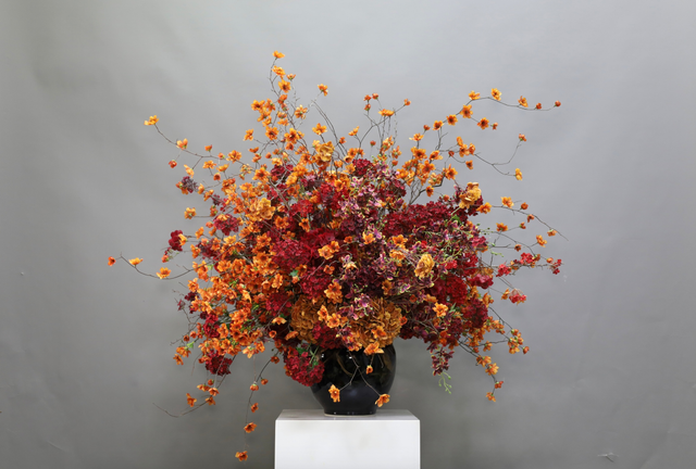 大堂花 · 仿真花艺,120 × 110 × 102 cm