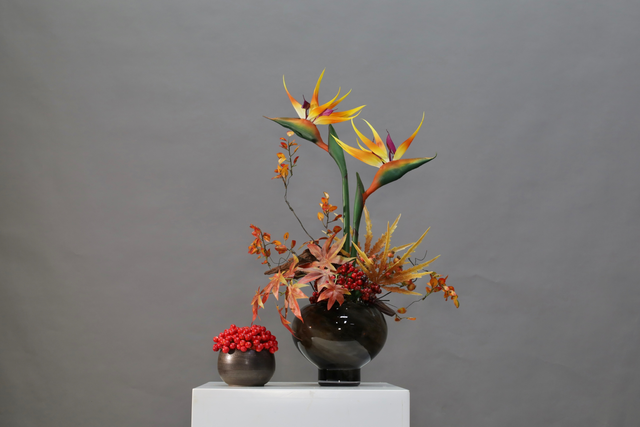 棕橘黄 · 仿真花艺,45 × 25 × 70 cm