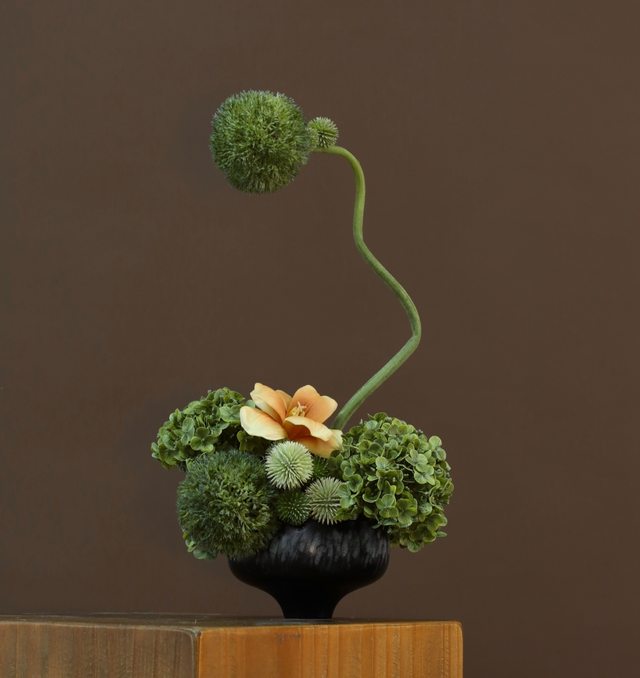 绿色 · 仿真花艺，23 × 17 × 42 cm