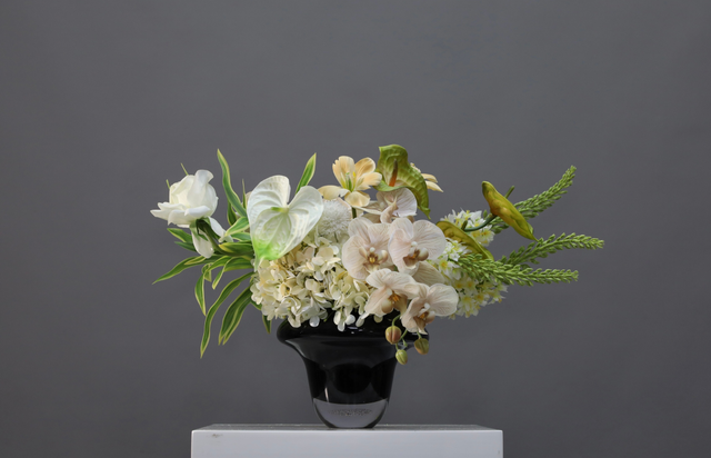 香槟 · 仿真花艺,63 × 38 × 43 cm