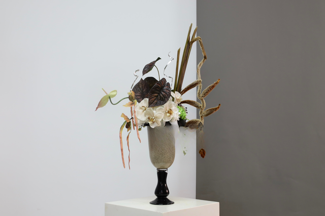 棕橘黄 · 仿真花艺,61 × 34 × 89 cm