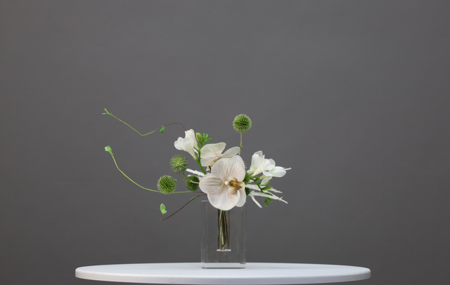 米白色 · 仿真花艺,40 × 25 × 30 cm