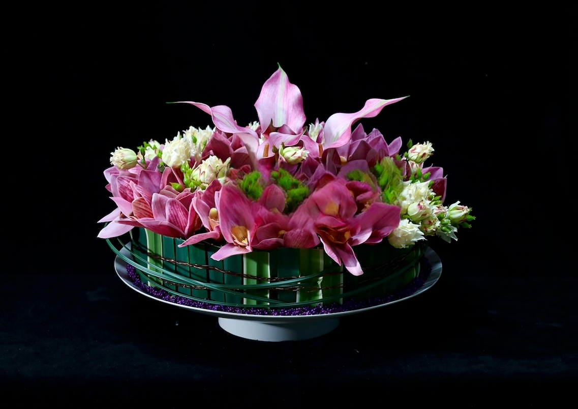 餐桌花 · 仿真花艺，46 × 46 × 32 cm