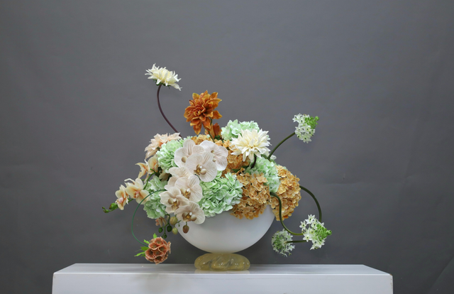 香槟 · 仿真花艺,70 × 70 × 66 cm