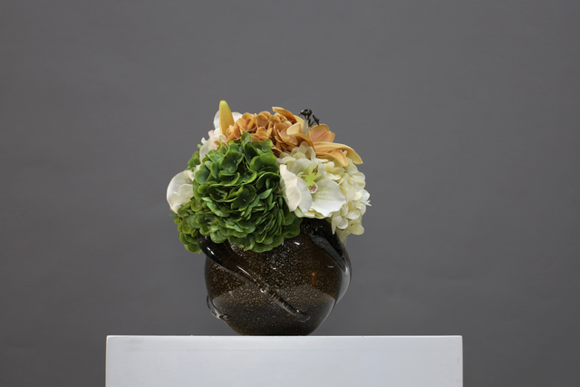 棕橘黄 · 仿真花艺，27 × 25 × 29 cm