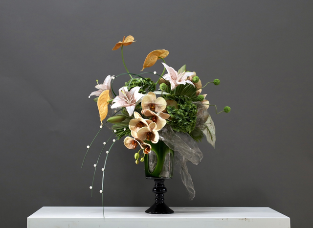 棕橘黄 · 仿真花艺,68 × 48 × 75 cm