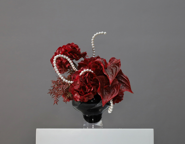 红色 · 仿真花艺,30 × 25 × 36 cm