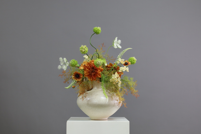棕橘黄 · 仿真花艺,50 × 45 × 65 cm