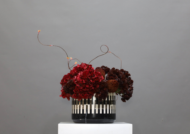 红色 · 仿真花艺,55 × 37 × 53 cm