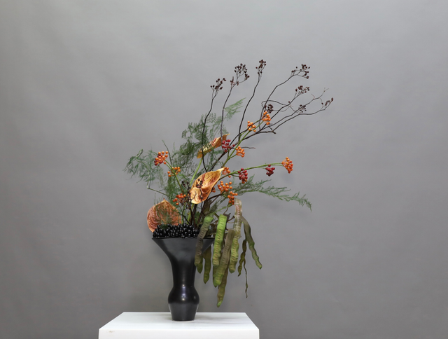 棕橘黄 · 仿真花艺,55 × 52 × 82 cm