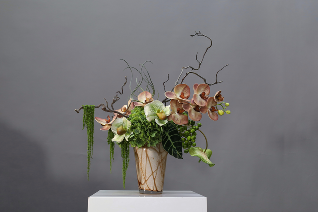 棕橘黄 · 仿真花艺,55 × 35 × 72 cm