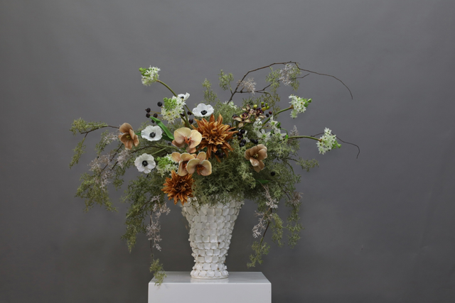 棕橘黄 · 仿真花艺,105 × 50 × 75 cm