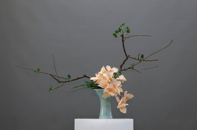 棕橘黄 · 仿真花艺,115 × 38 × 67 cm