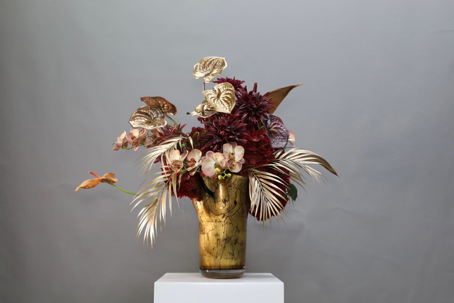 棕橘黄 · 仿真花艺,88 × 60 × 78 cm