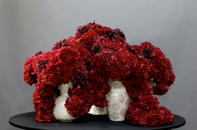 大堂花 · 仿真花艺，150 × 110 × 95 cm