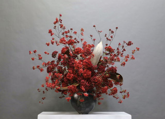 大堂花 · 仿真花艺,120 × 105 × 113 cm