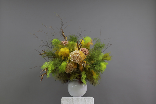 绿色 · 仿真花艺，103 × 86 × 112 cm