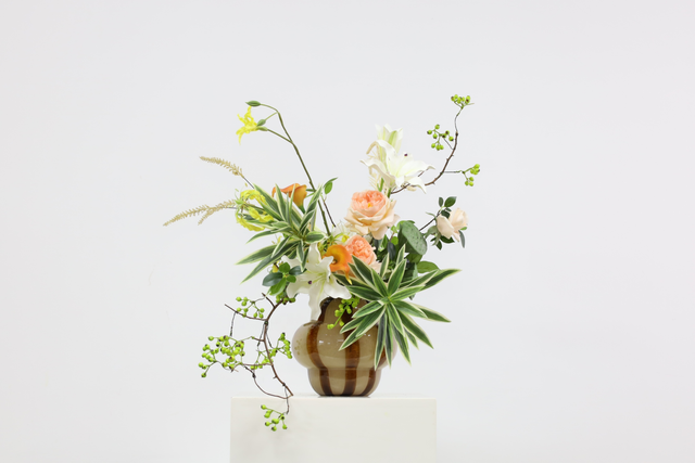 棕橘黄 · 仿真花艺,66 × 53 × 67 cm