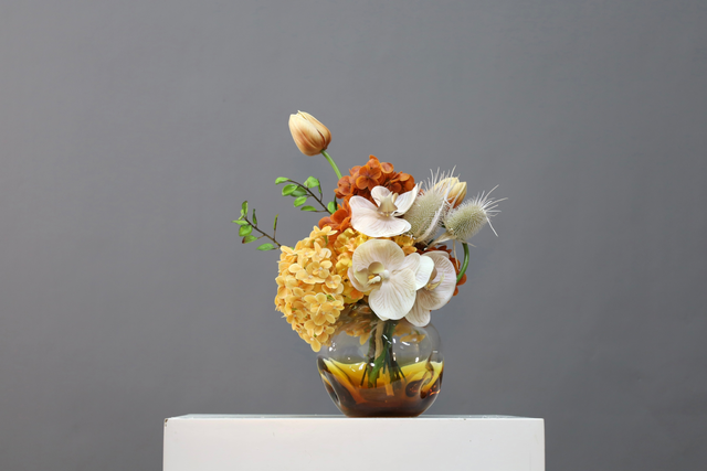 棕橘黄 · 仿真花艺,31 × 24 × 35 cm