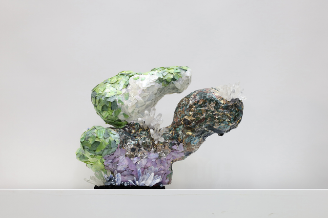 装置架构 · 仿真花艺,48 × 25 × 35 cm