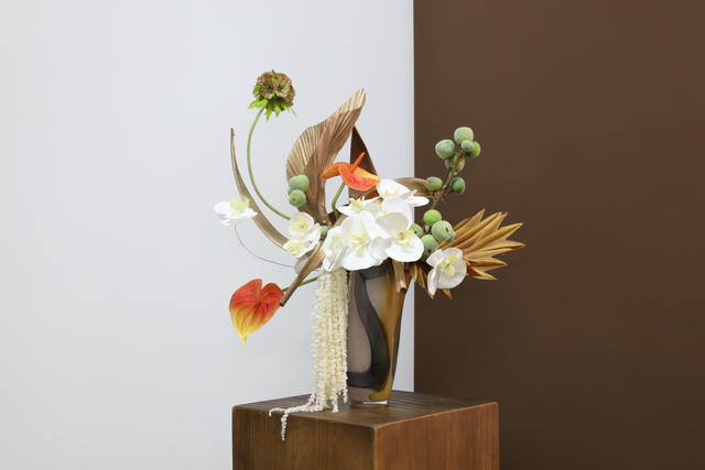 棕橘黄 · 仿真花艺,55 × 35 × 62 cm