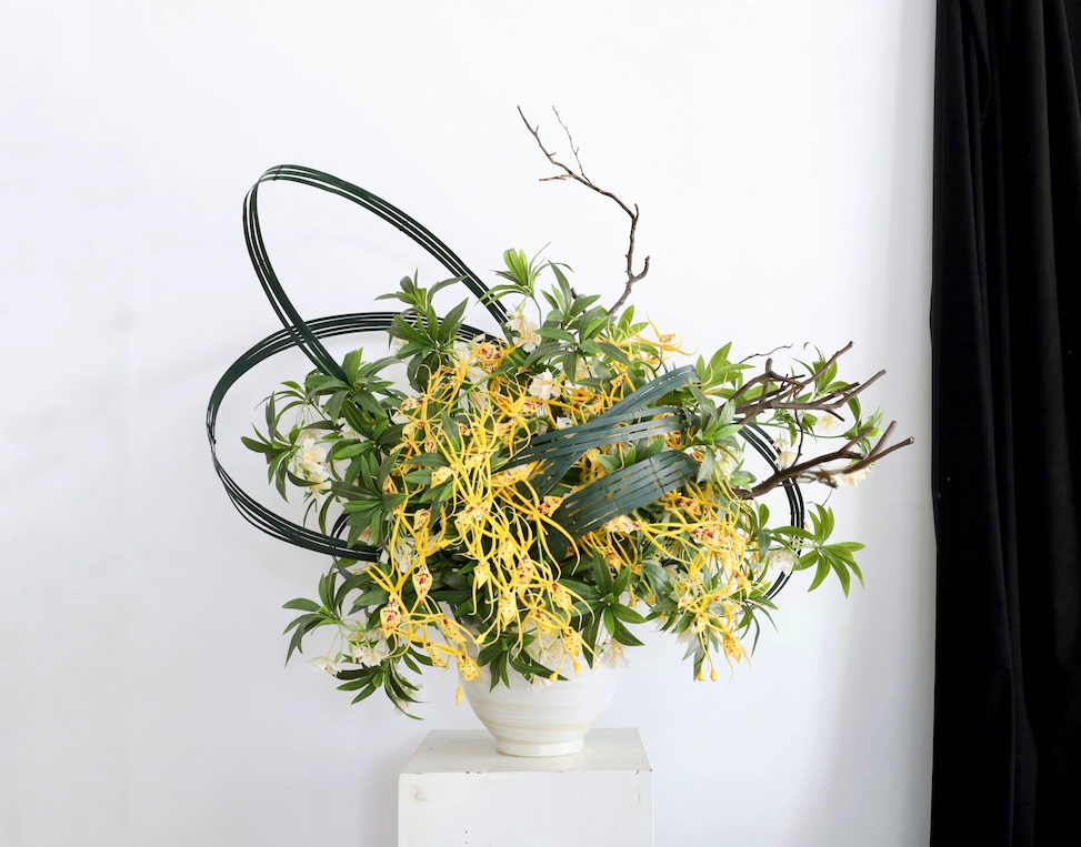 大堂花 · 仿真花艺,135 × 110 × 120 cm
