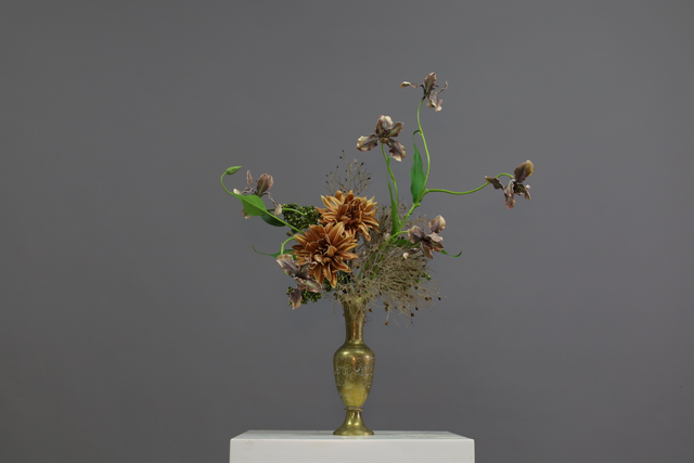 棕橘黄 · 仿真花艺,54 × 45 × 68 cm