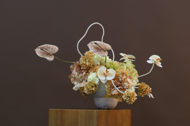 棕橘香槟黄色 · 仿真花艺,74 × 44 × 52 cm