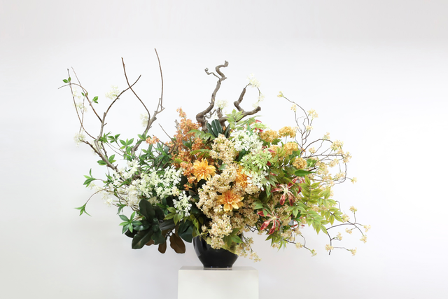 大堂花 · 仿真花艺,160 × 105 × 128 cm