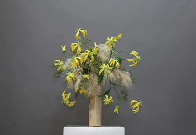 棕橘黄 · 仿真花艺,62 × 50 × 78 cm