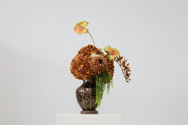 棕橘黄 · 仿真花艺,40 × 34 × 63 cm