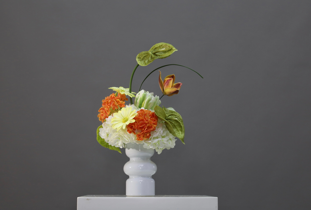 棕橘黄 · 仿真花艺,27 × 24 × 50 cm