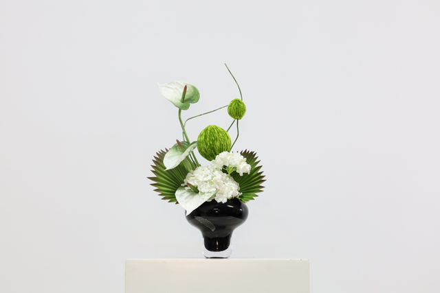绿色 · 仿真花艺，26 × 22 × 48 cm