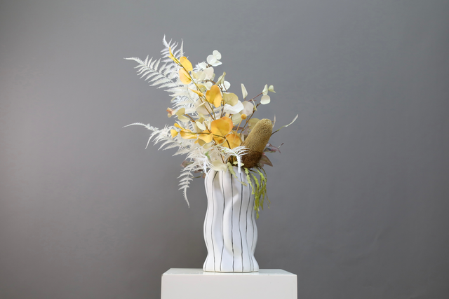 棕橘黄 · 仿真花艺,60 × 60 × 85 cm