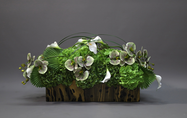 绿色 · 仿真花艺，90 × 30 × 48 cm