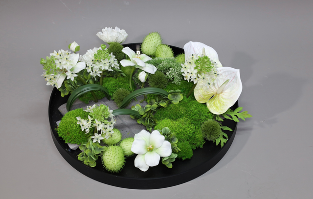 餐桌花 · 仿真花艺,50 × 50 × 24 cm