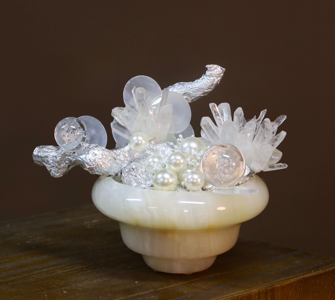 米白色 · 仿真花艺,23 × 16 × 18 cm